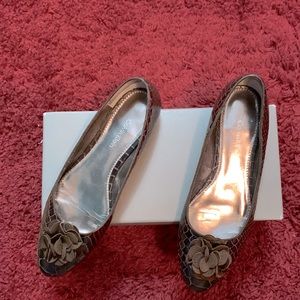 Calvin Klein flats loafer with suede detailing on croc leather… Ready to wear.